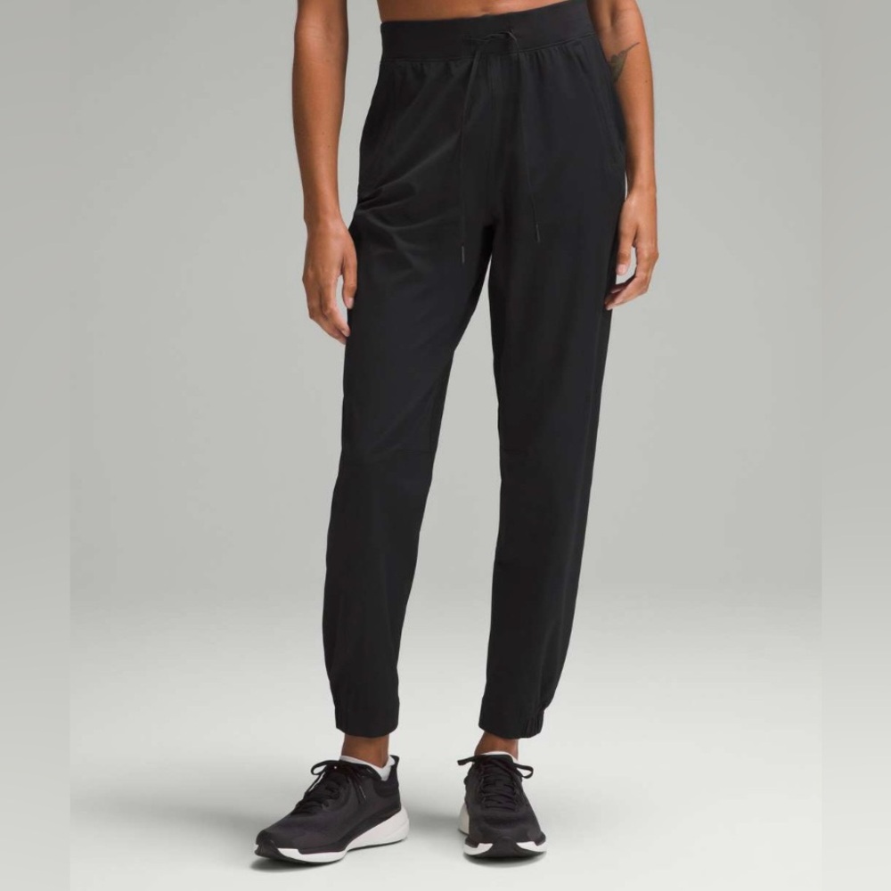 Lululemon size 12 Black Licensed to Train High Rise Pant
